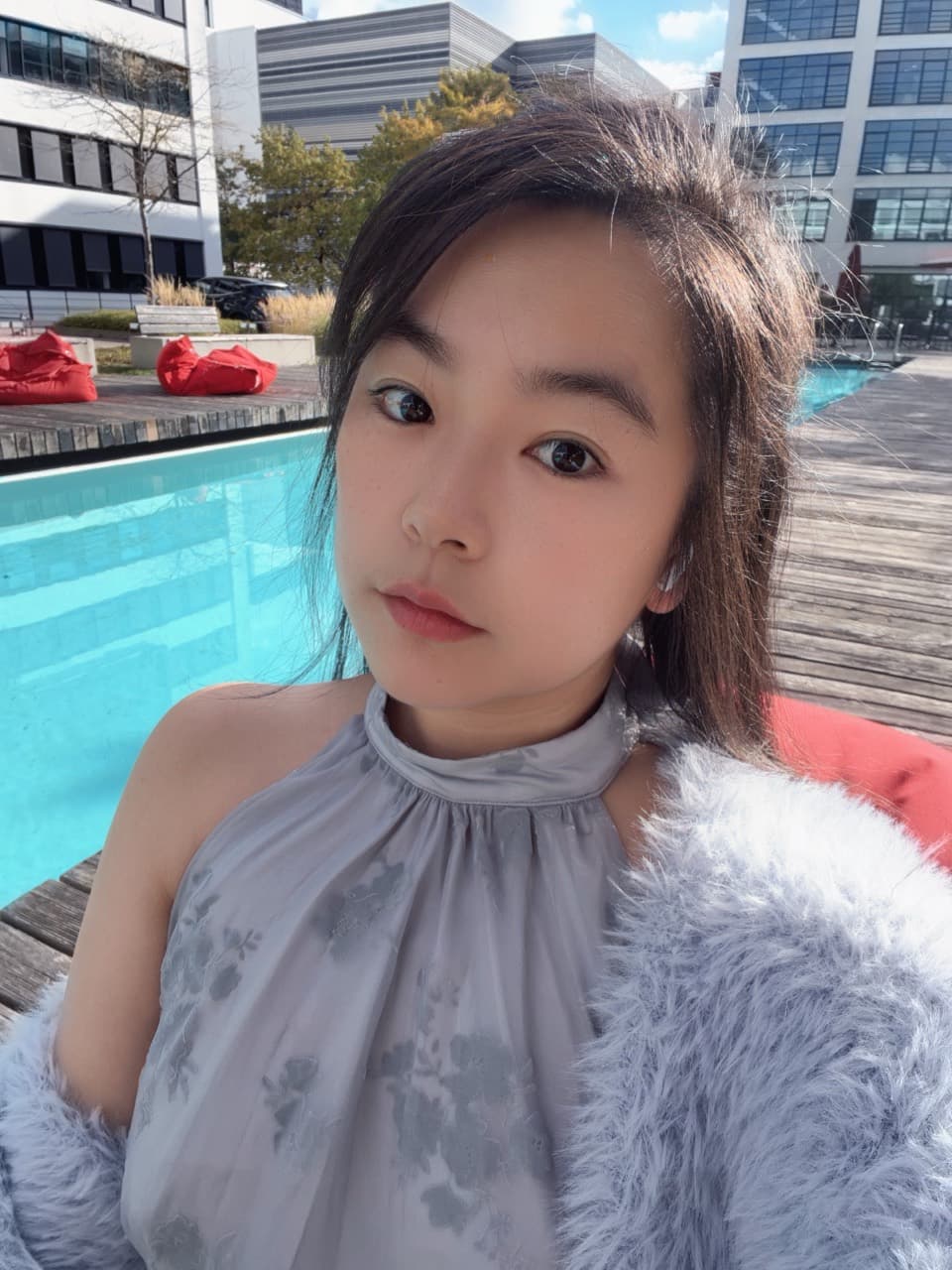 Yidan outside her current office in Munich